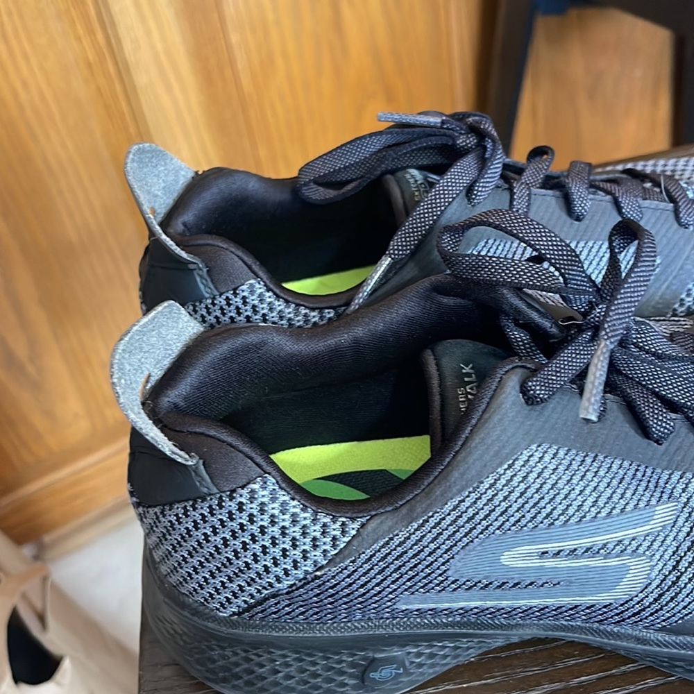 Sketchers GoWalk 4